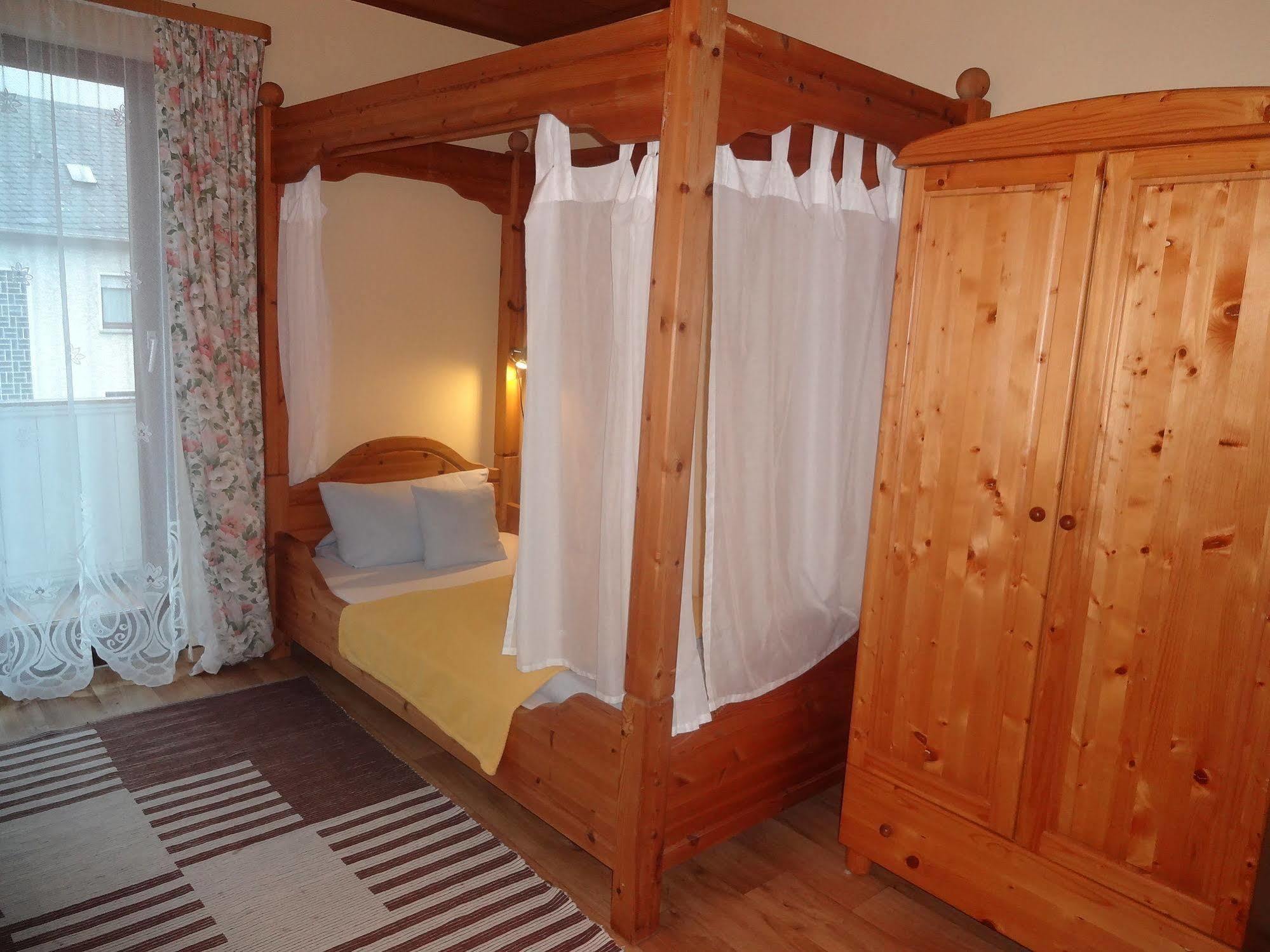 Star Hotel Fachbach Zewnętrze zdjęcie